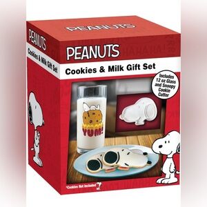 Peanuts Cookies & Milk Gift Set BNWT